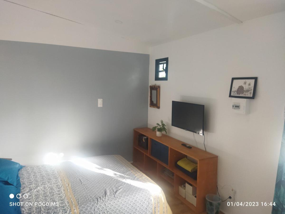 Bungalow Bleu L'Etang-Sale Екстер'єр фото