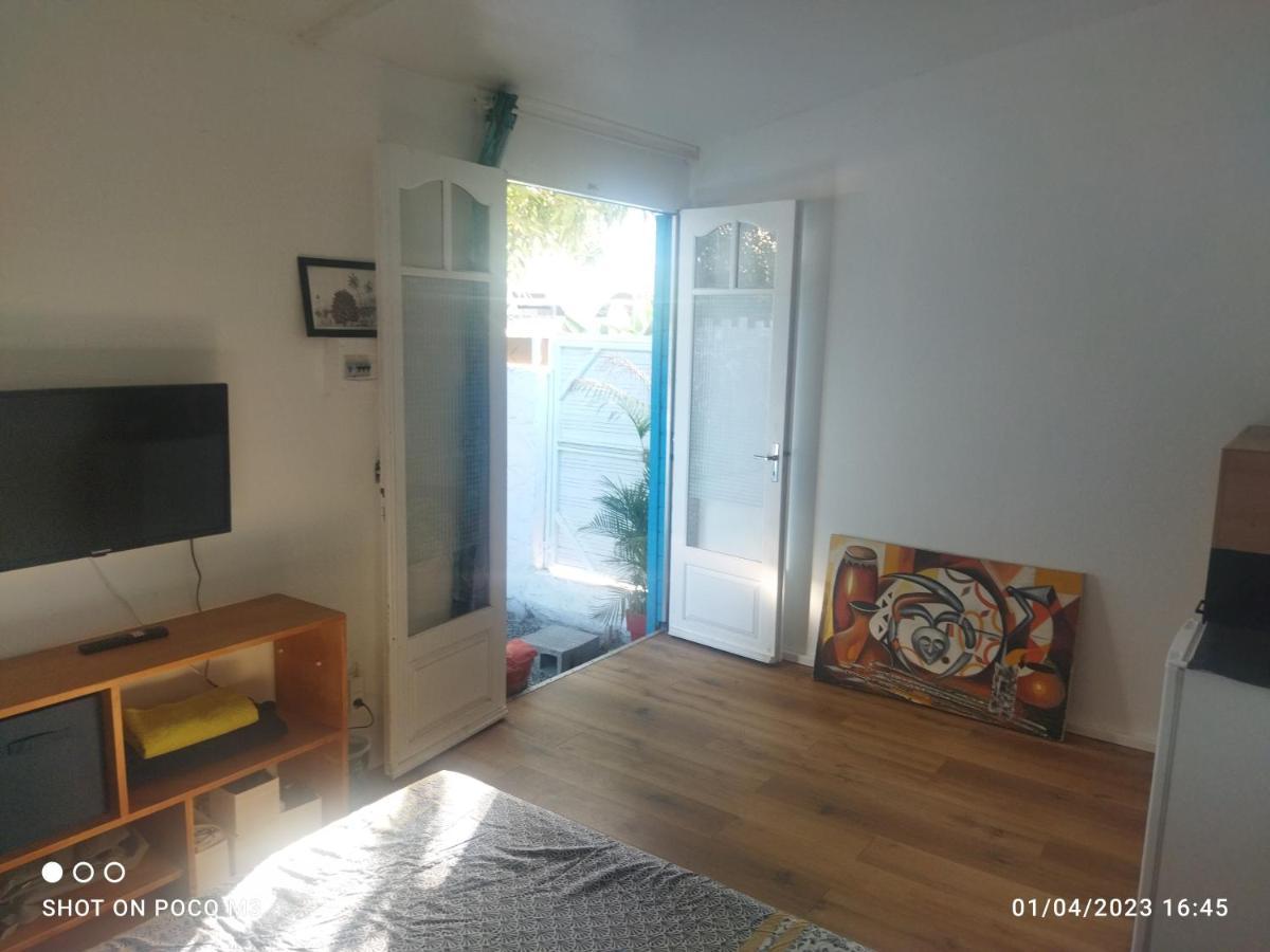 Bungalow Bleu L'Etang-Sale Екстер'єр фото