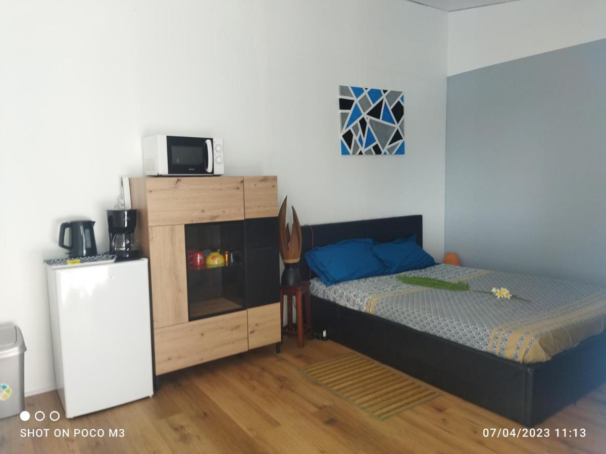 Bungalow Bleu L'Etang-Sale Екстер'єр фото